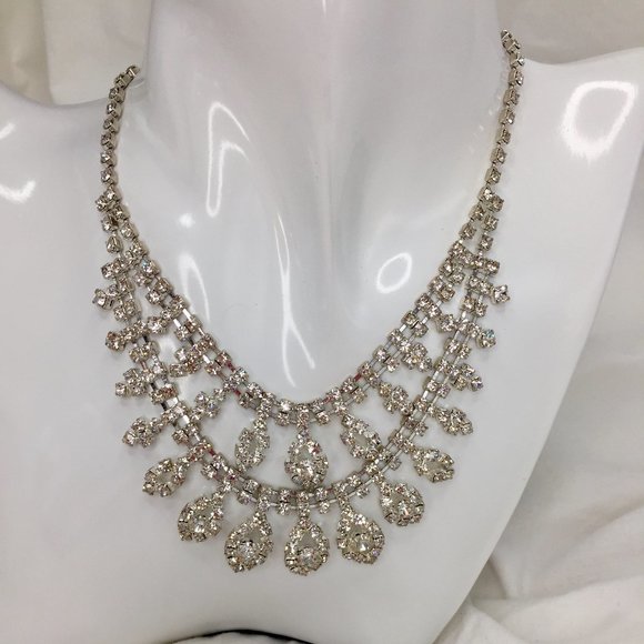 Vintage Crystal/Rhinestone Earrings & Necklace Set - Gorgeous! - Picture 6 of 8